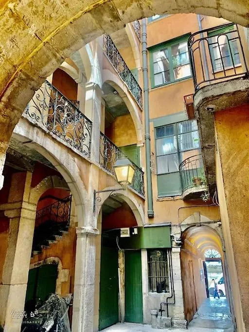 Les 24 Colonnes Apartment Lyon
